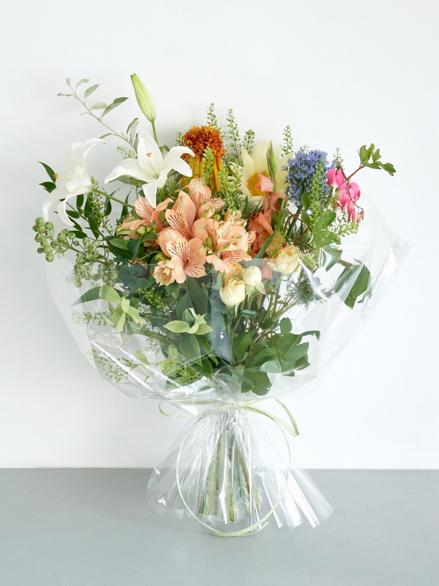 Fresh flower delivery花束M "summer ver."