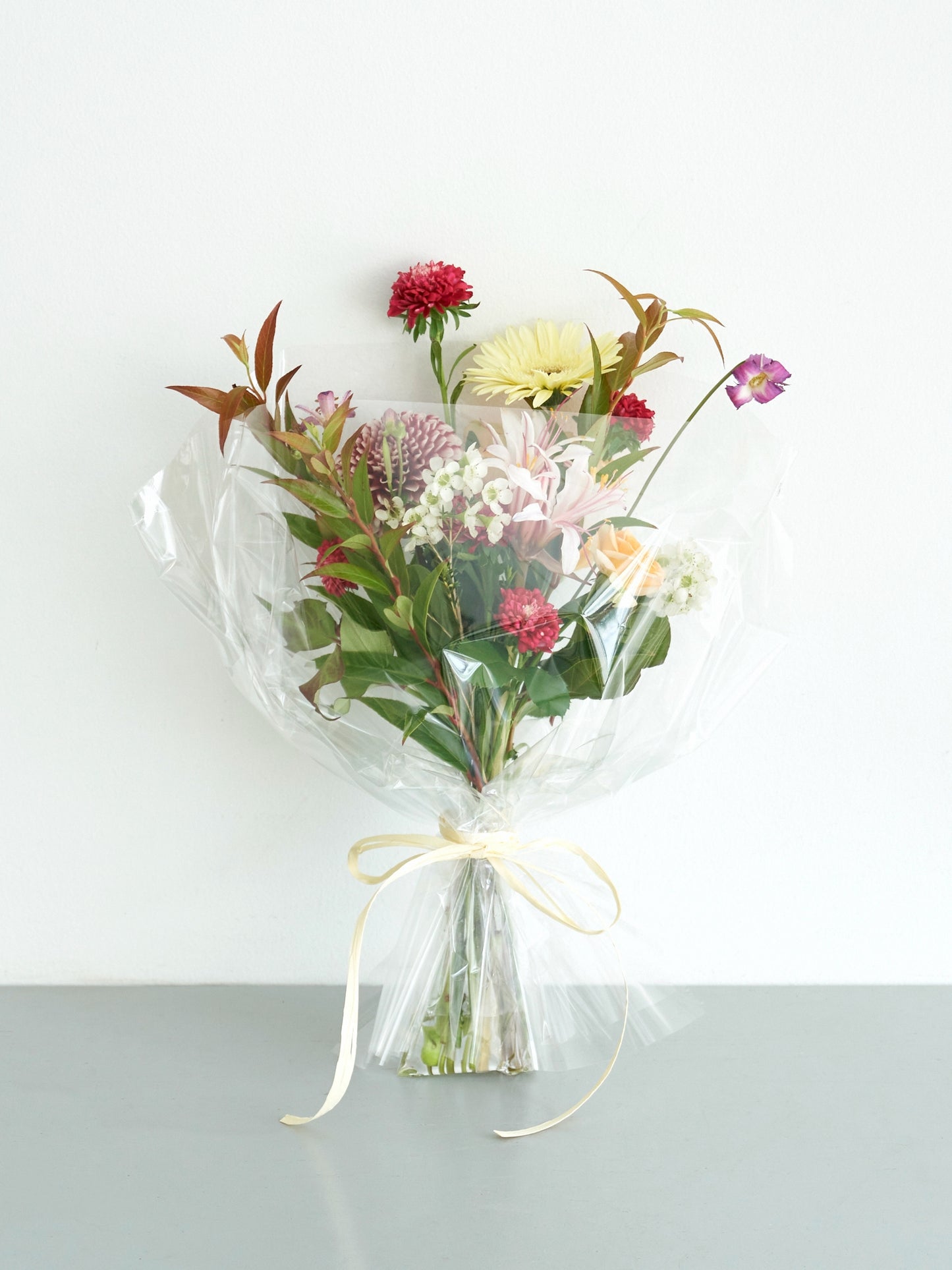 Fresh flower delivery bouquet S "summer ver."