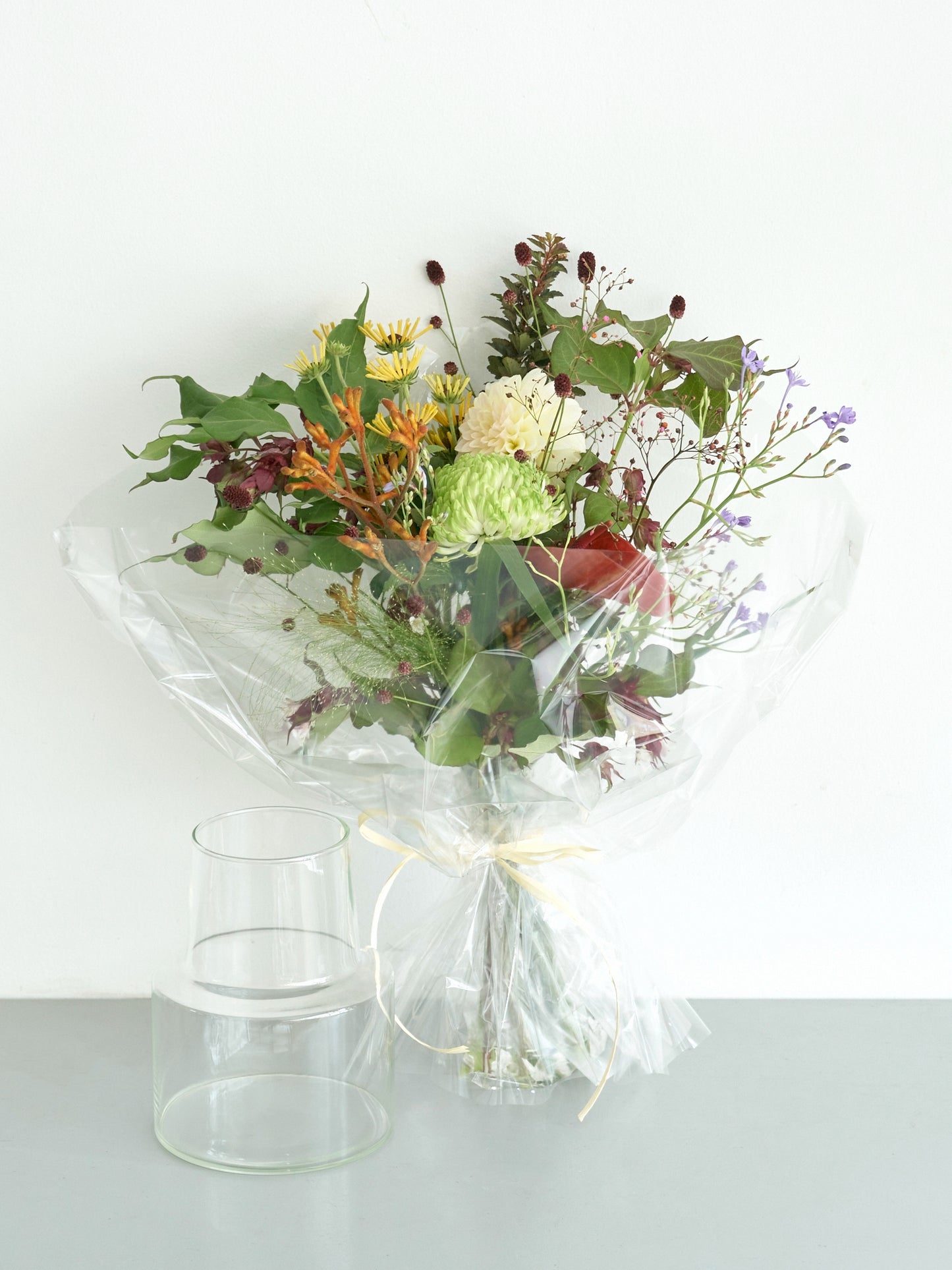 Fresh flower delivery bouquet M and vase set "summer ver."